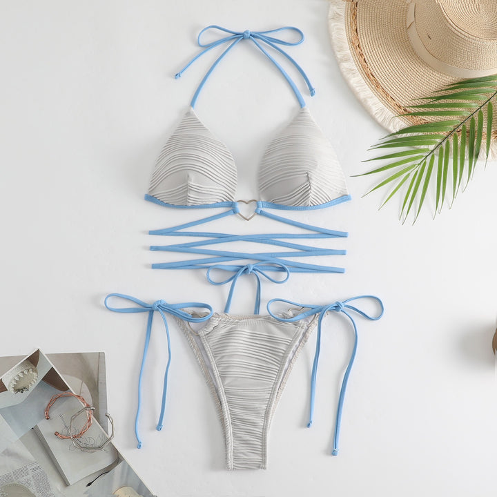 Dame triangel-bikini med stilfulde snøre detaljer og hjerteformede accenter Stilla
