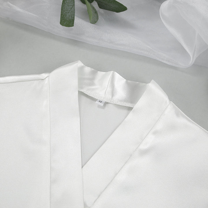 Dame elegant satin morgenkåbe med voluminøse ærmer og bælte Stilla
