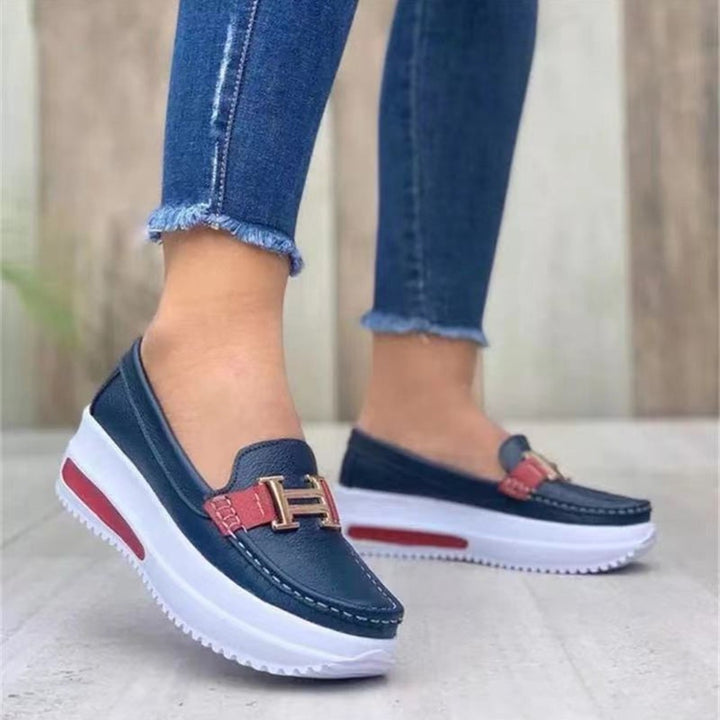 Dame Slip-On Mokkasiner med moderne design og komfortabel plateau-sål Stilla