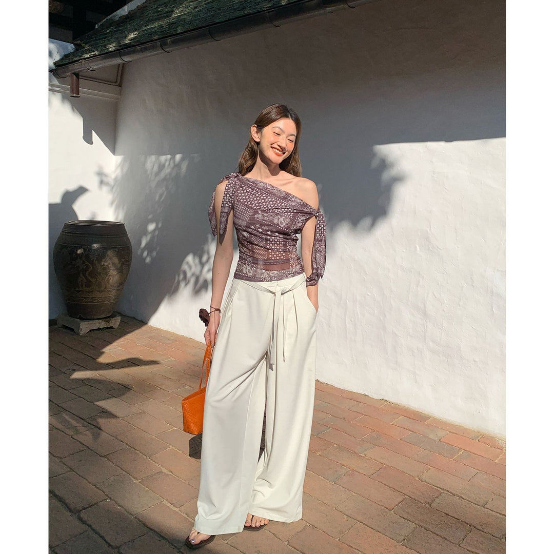 Dame elegant top med asymmetrisk design og legende bindebånd Stilla