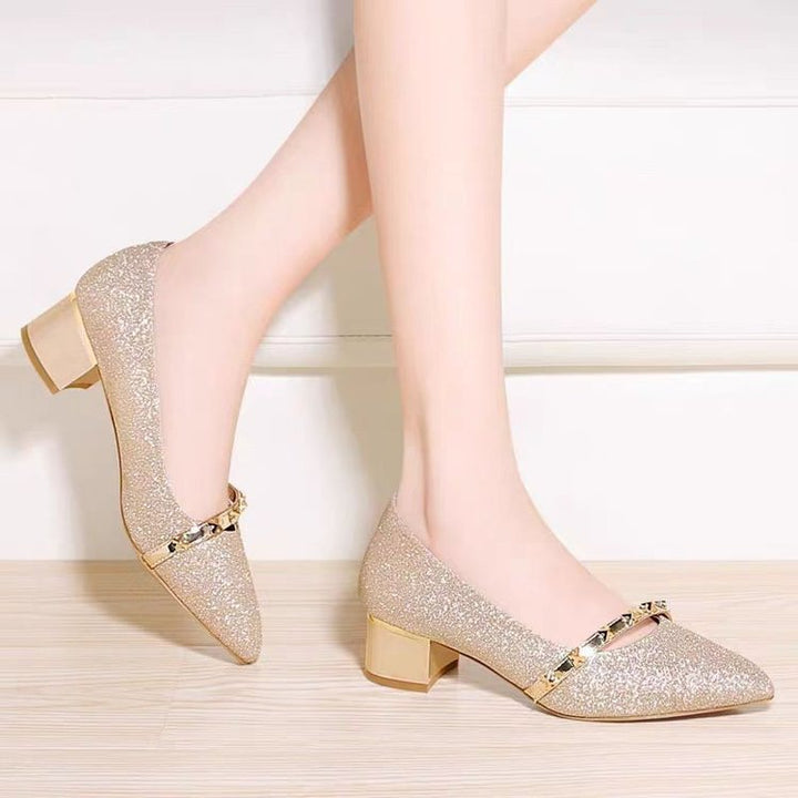 Dame Elegante Pumps med glitrende overflade og gyldne accenter Stilla