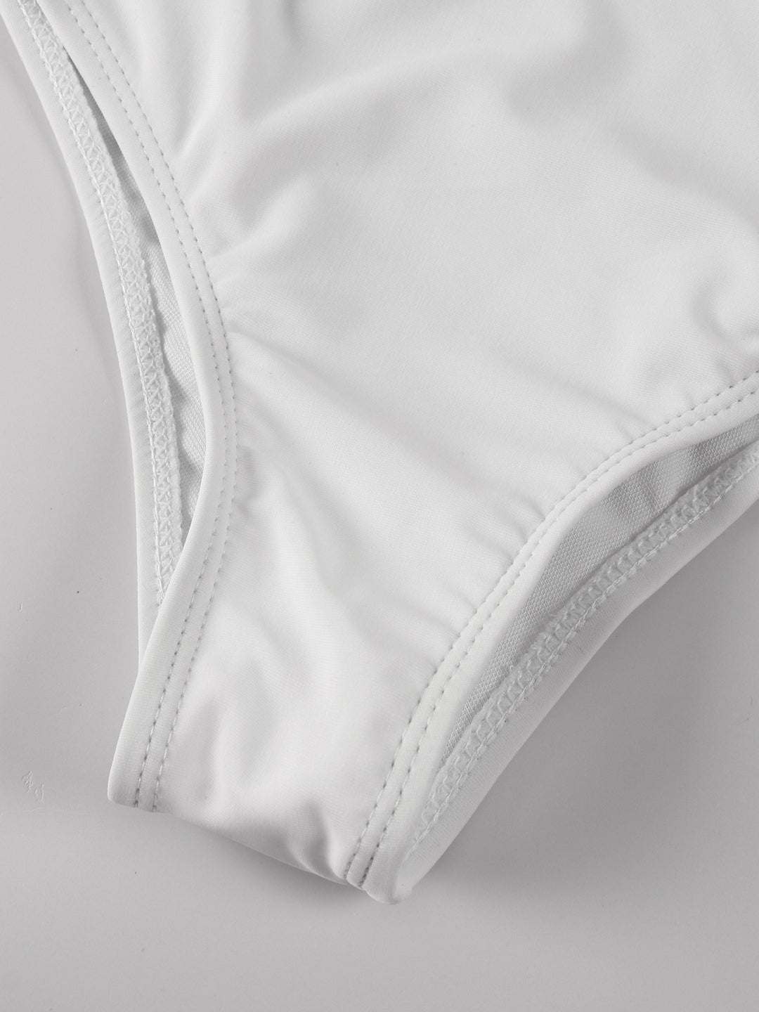 Dame bikini-sæt med elegant bustier og raffinerede blomsterapplikationer Stilla