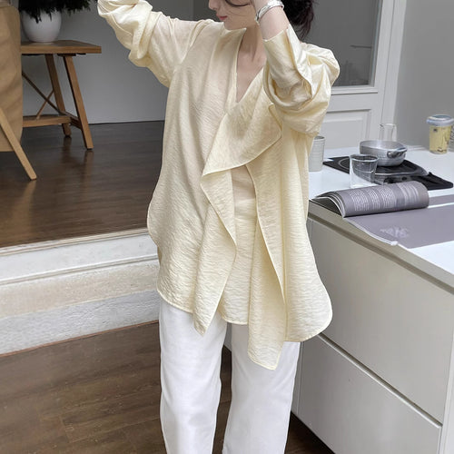 Dame afslappet top med asymmetrisk snit og elegant vandfald udkants Stilla