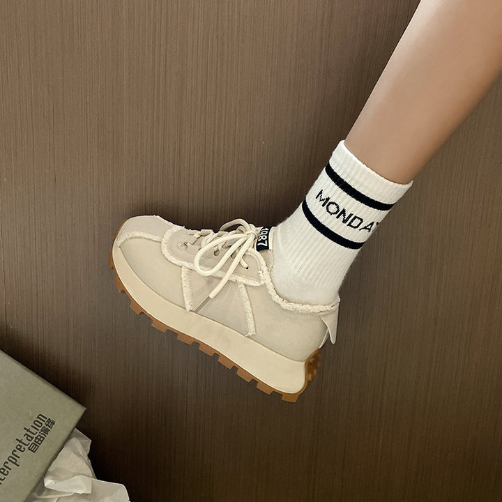 Dame Sneakers i sporty-casual design med varmt indvendigt foer og skridsikker gummisål Stilla