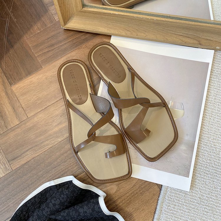 Dame slide-sandaler med moderne krydsriemedesign og komfortabel fodseng Stilla