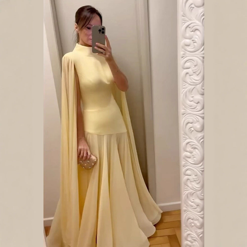 Dame elegant maxikjole med smart cape Stilla