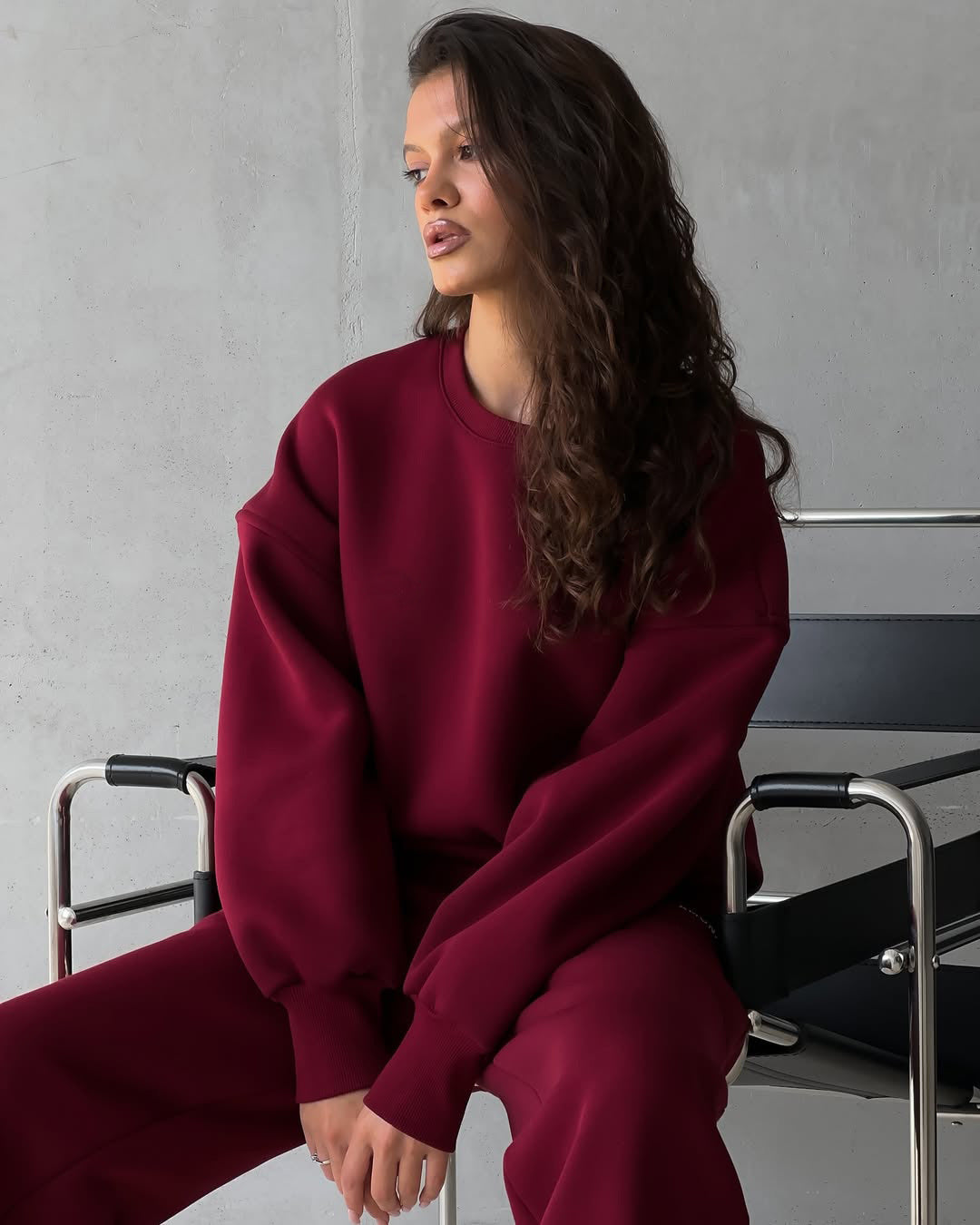Kvinders afslappede sports loungewear sæt med cropped snit og bred ben Skovae