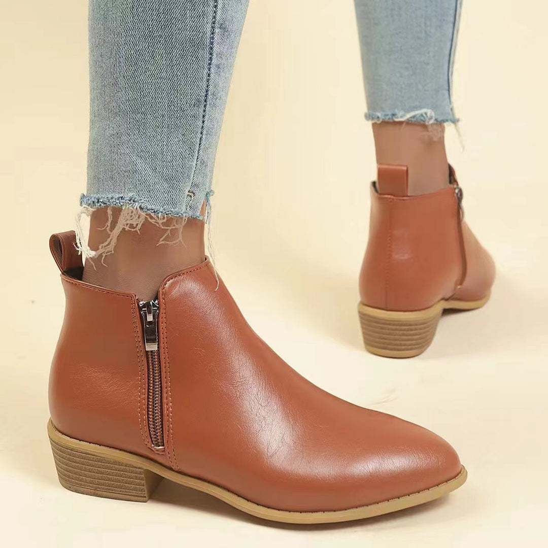 Dame Ankelstøvler med elegant lynlås og spids tåområde Stilla