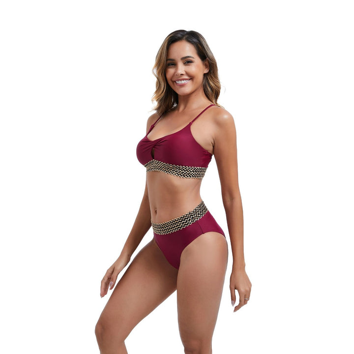 Dame bikini med stilfuld twist-design og farveafstemt bånd Stilla