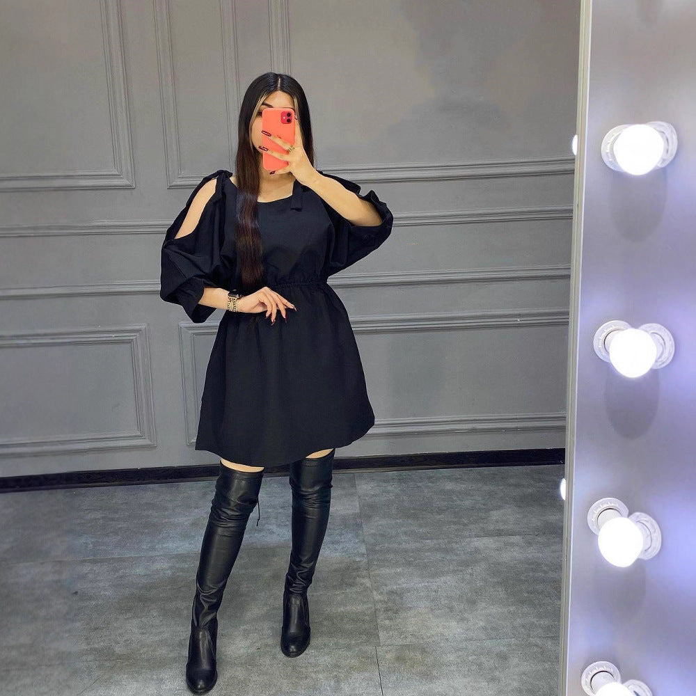 Dame kortærmet kjole med off-shoulder design og rynker Stilla