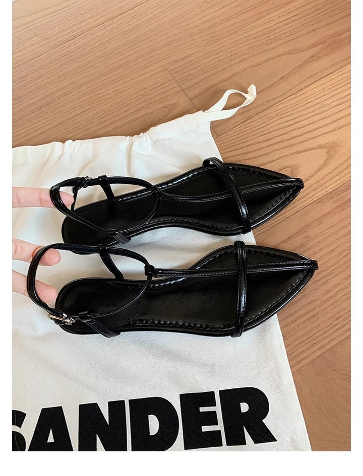 Dame elegante flade sandaler med justerbar rem og spidst design Stilla