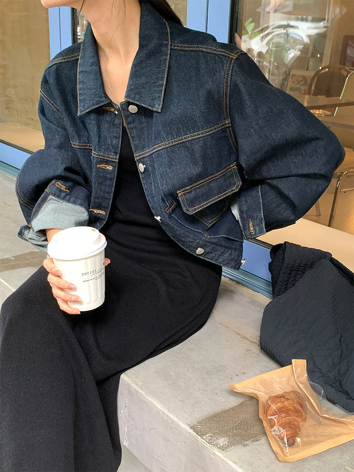 Dame klassisk denimjakke i tidløst design med påsatte lommer Stilla