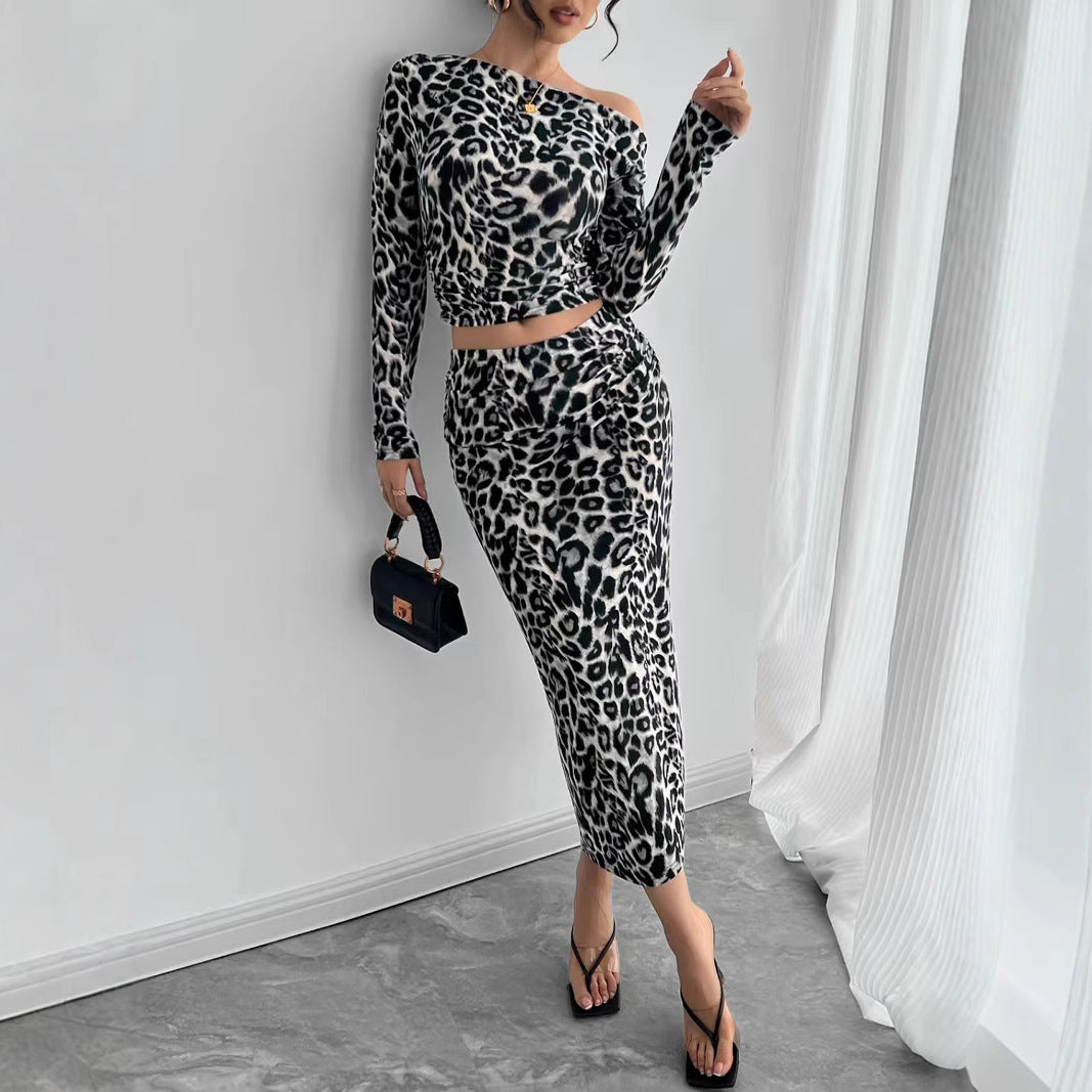 Dame Sportsligt Ensemble med asymmetrisk snit og Animal-Print Stilla