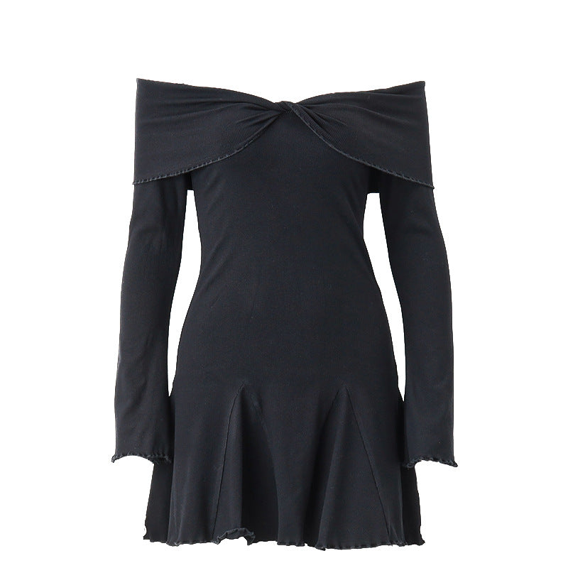 Dame Elegant Off-Shoulder Kjole med Ærmer og Modige Draperinger Stilla