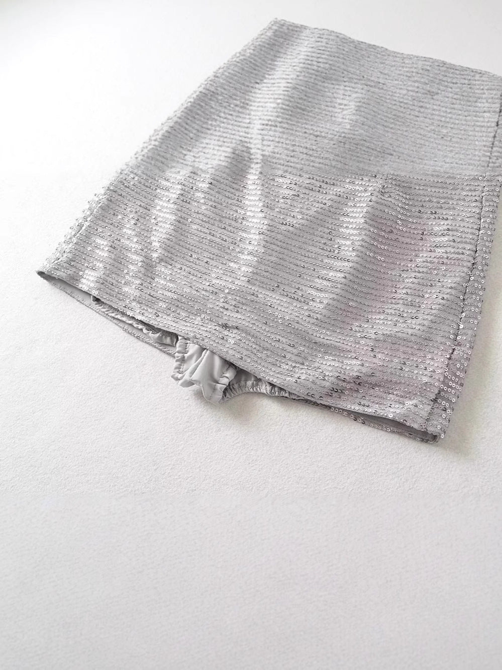 Dame Glitrende Mini Skørt med elastisk linning og elegant glans Stilla