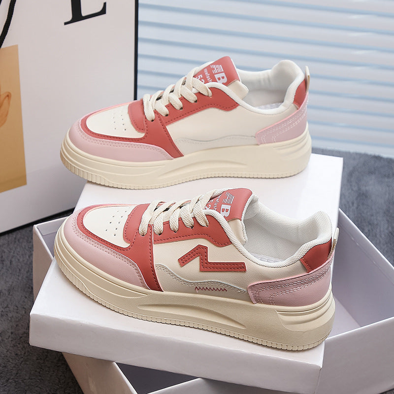 Dame komfortable sneakers i fashionable layering-design med tyk sål Stilla