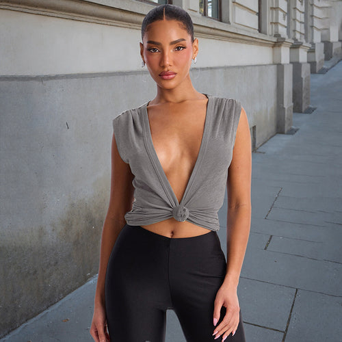Damen Stylishes Wickeloberteil mit tiefem V-Ausschnitt und Knoten-Detail Skovae