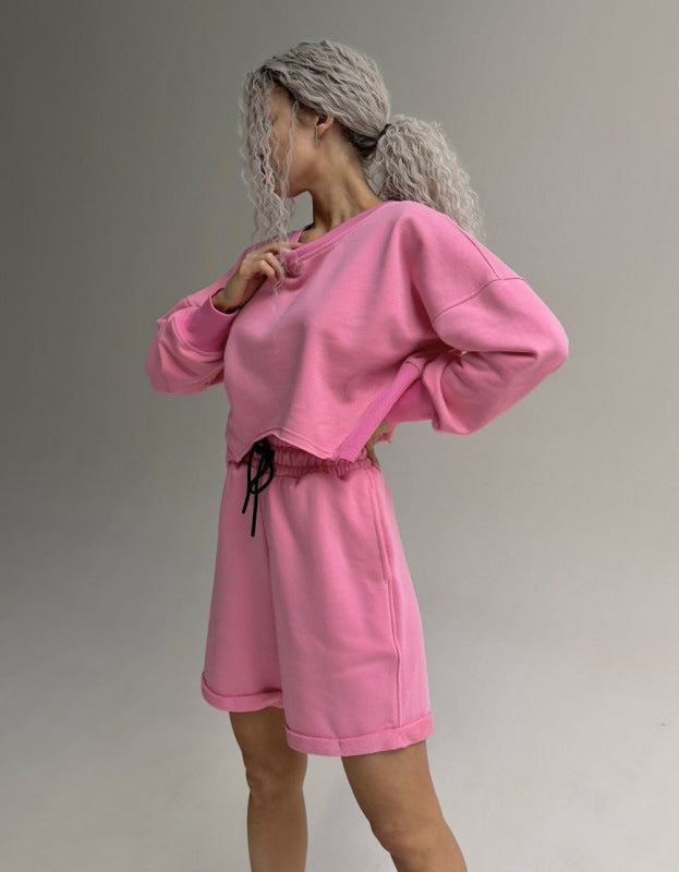 Kvinders afslappede sweatshirt og shorts sæt med snøre og farverigt design