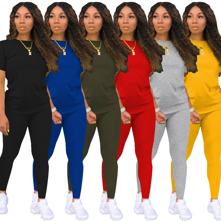 Dame sporty og behageligt sæt bestående af T-shirt og leggings med elastisk talje Stilla