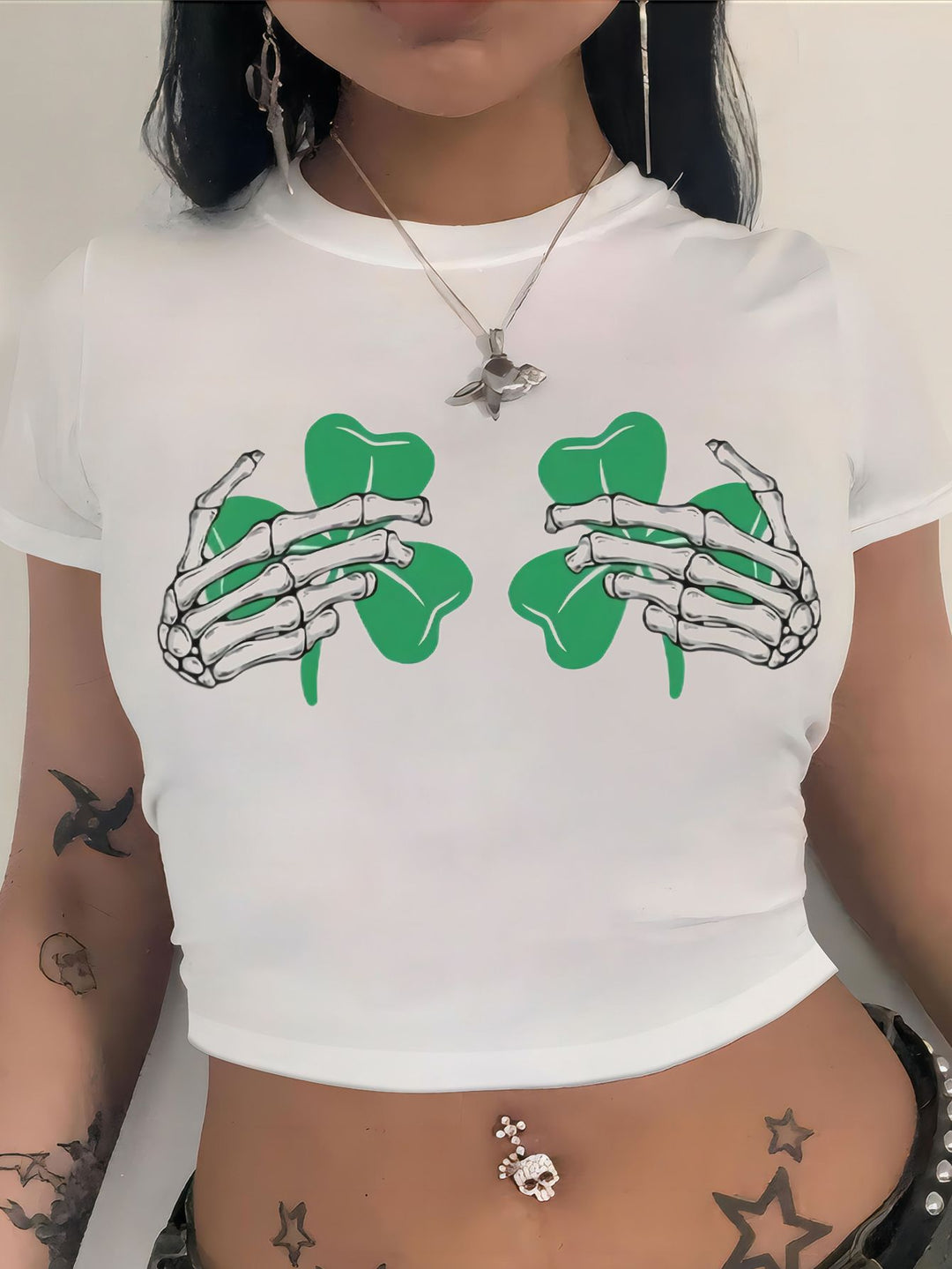 Dame Crop-T-Shirt med frugtagtig kirsebærdesign og løs pasform Skovae