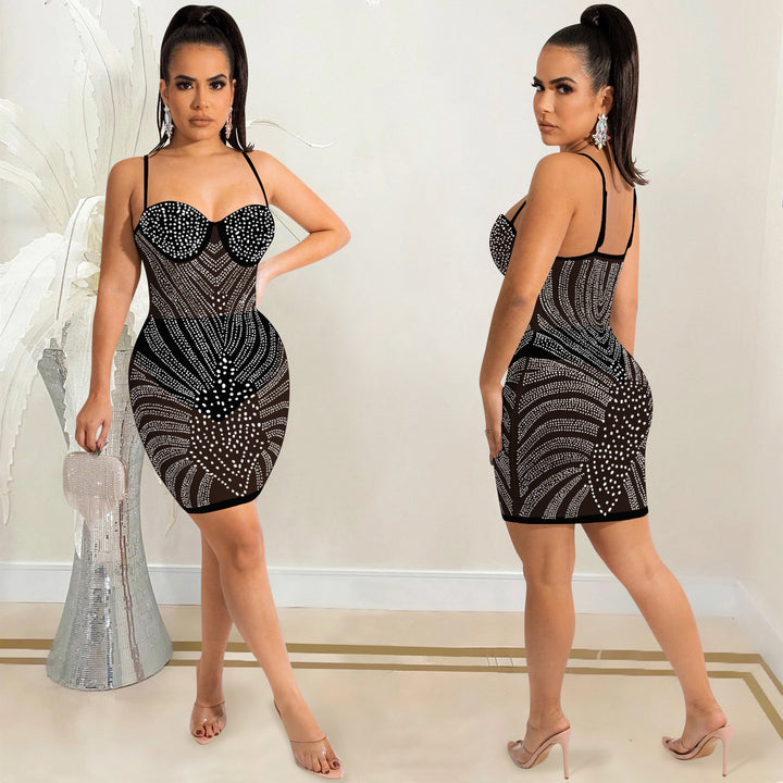 Dame Glamourøs Minikjole med glitrende strassapplikationer og transparent design Stilla