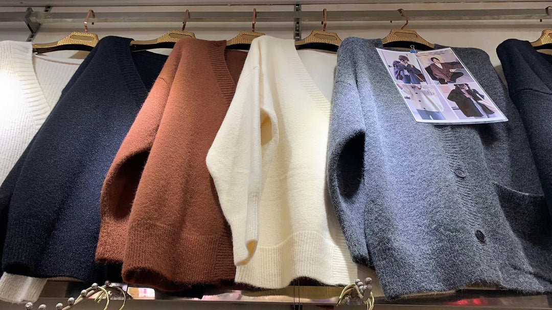 Kvindernes oversized cardigan med praktiske lommer og V-hals Stilla