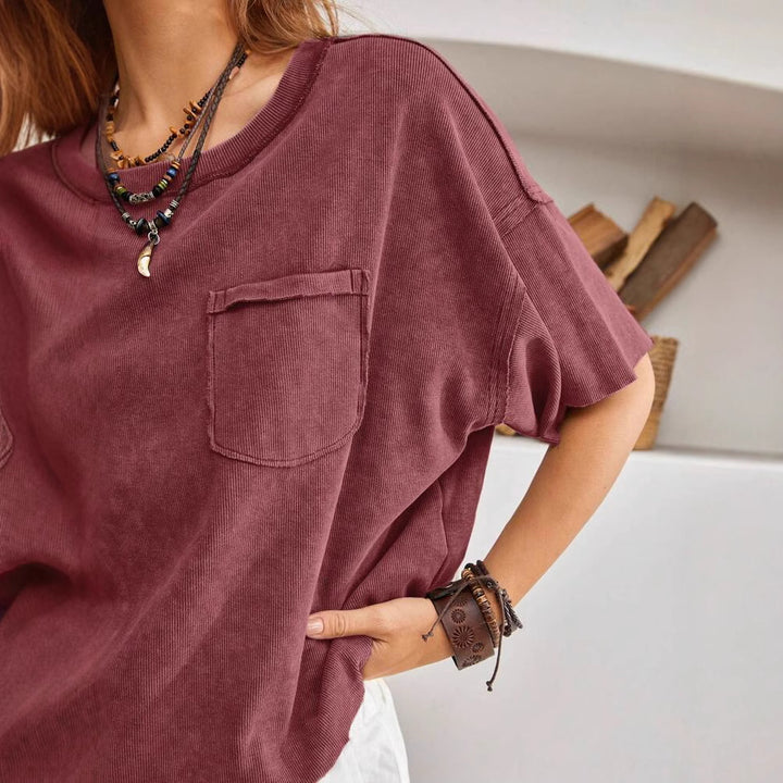 Dame Oversized T-Shirt med løs silhuet og brystlomme Stilla
