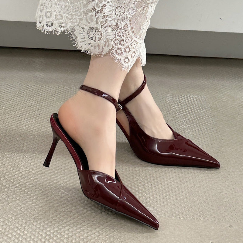 Dame Slingback Pumps med elegant spidsprofil og moderne spænde Stilla