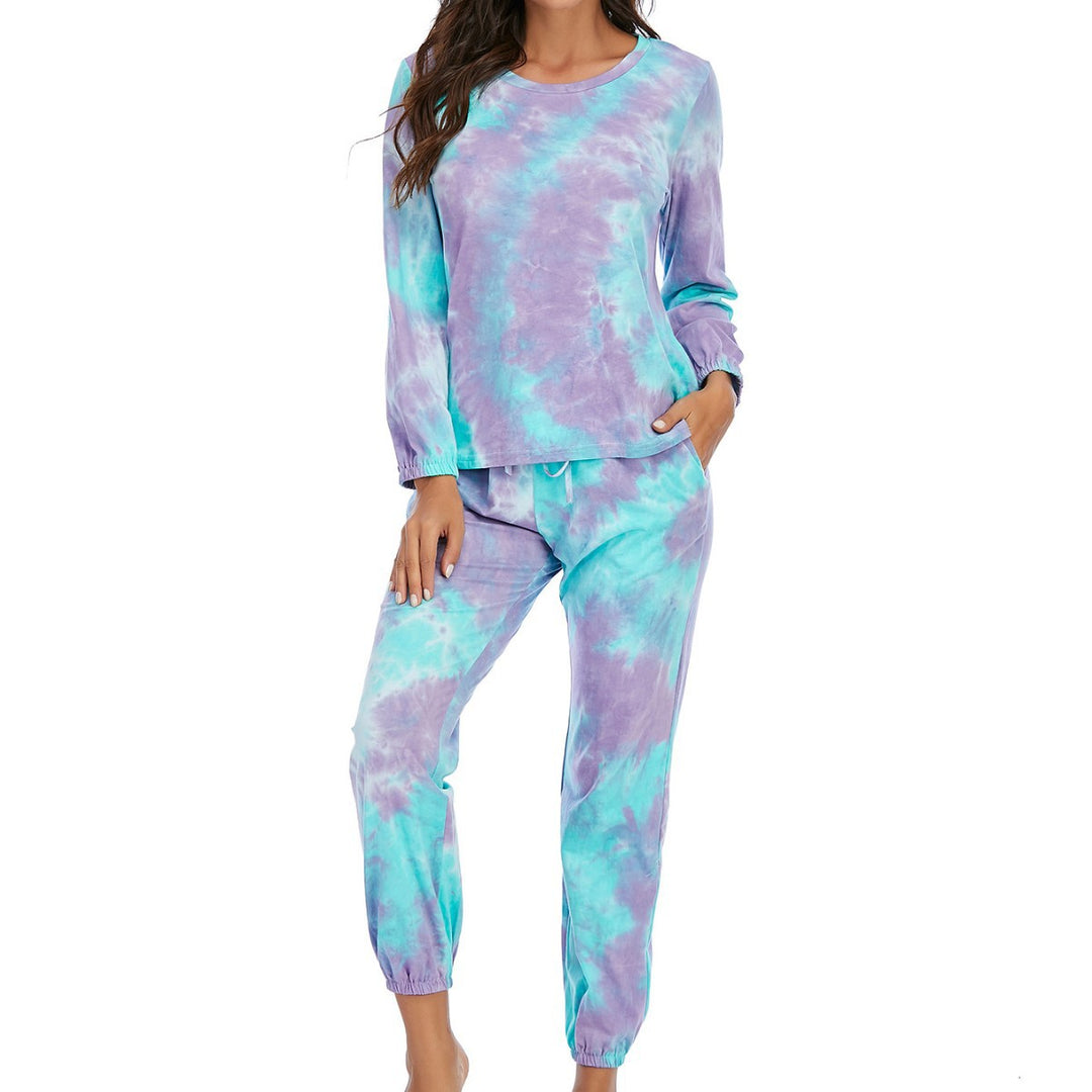 Dame hyggeligt loungewear-sæt med moderne tie-dye-design Stilla
