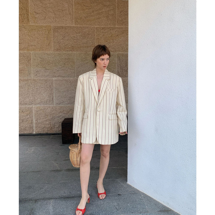 Dame elegant stribet blazer og nederdel kombination Stilla