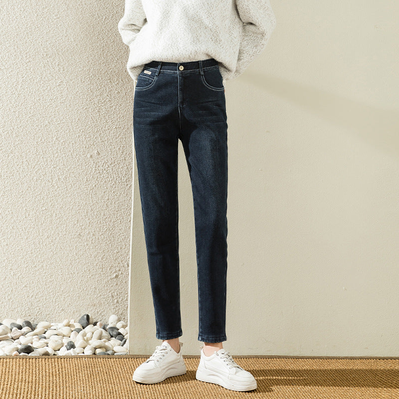 Dame højt skåret jeans med elastisk talje og afslappet pasform Stilla