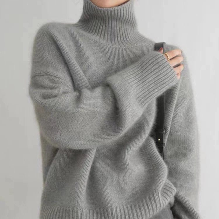 Kvinders hyggelige turtle neck sweater lavet af fin uld Stilla