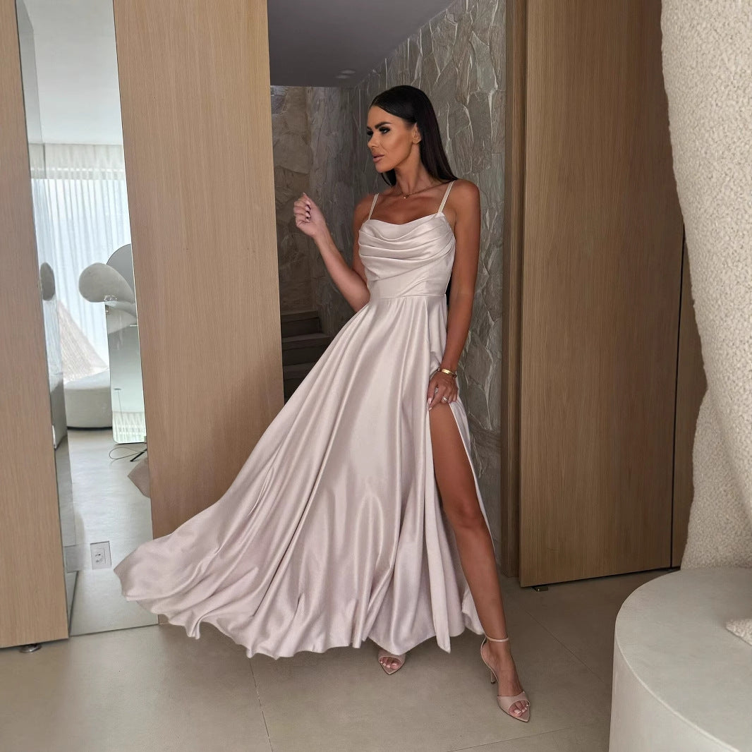 Dame aftenkjole med elegant drapering og høj split Stilla