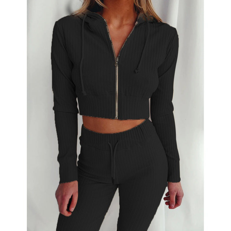 Kvinders sporty cropped hoodie sæt med fint rib design og høj bærekomfort Stilla