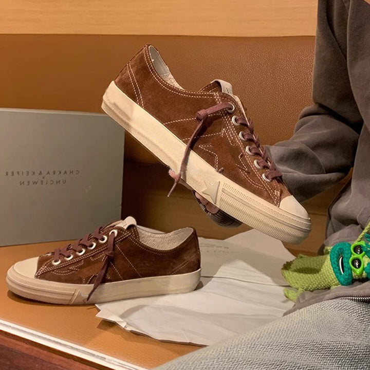 Dame Slip-On Sneakers med skridsikker sål og elegant ruskinds-overflade Stilla