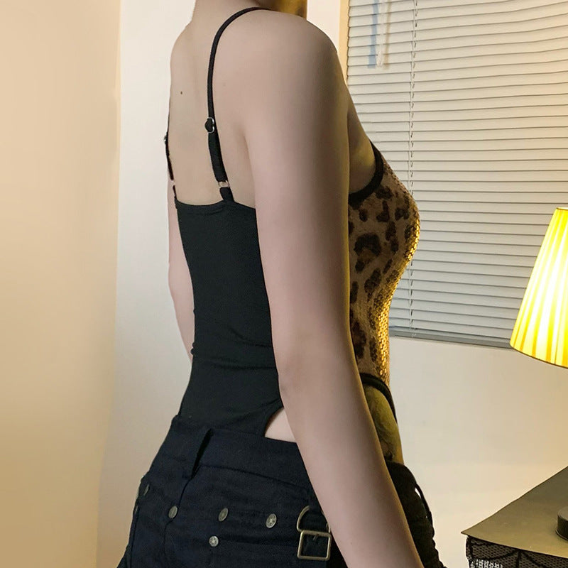 Dameglitrende mini skirt i leopardmønster Skovae