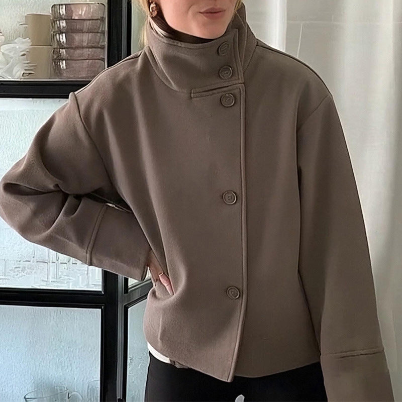 Kvinders mode oversized jakke med højt lukning krave og knapdetaljer Stilla