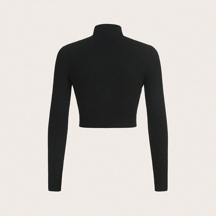 Kvinders crop top med høj hals design og sofistikeret udskæring Stilla
