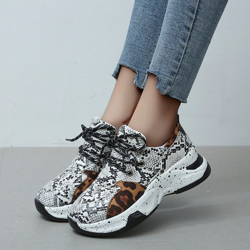 Dame Komfortable og stilfulde sneakers i dyremønster-design Stilla
