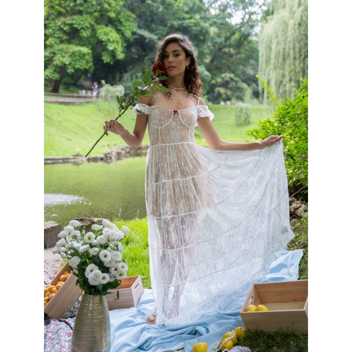 Dame Elegant spidskjole med asymmetrisk kant og legende flæse detaljer Skovae