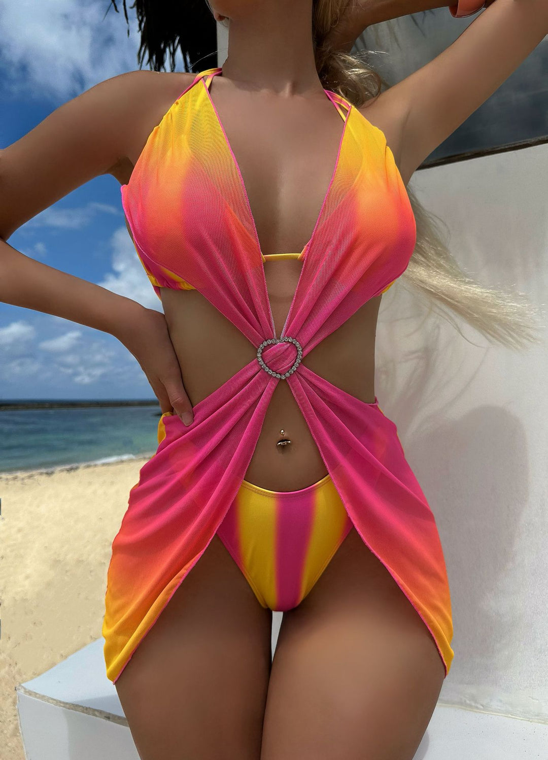 Dame bikini-sæt med forførende cut-out og glitrende hjerte-detail Stilla