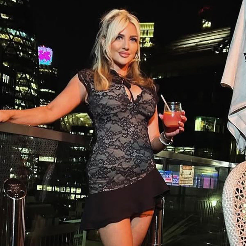 Dame blonder top med elegant sløjfedetalje og asymmetrisk kant Stilla