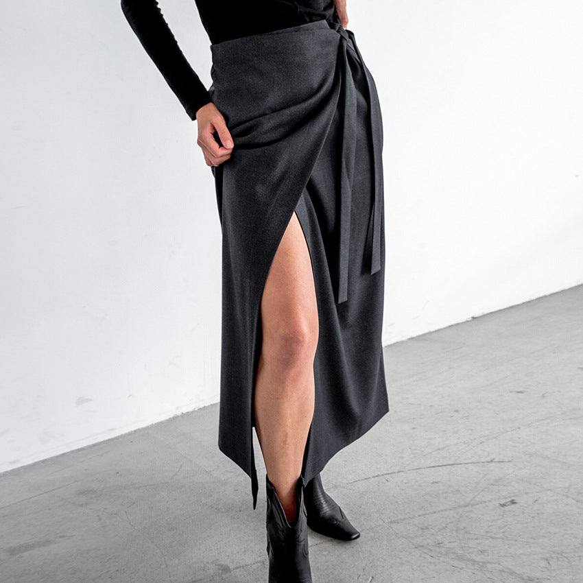 Dame wrapped skirt with side slit and decorative tie belt Stilla