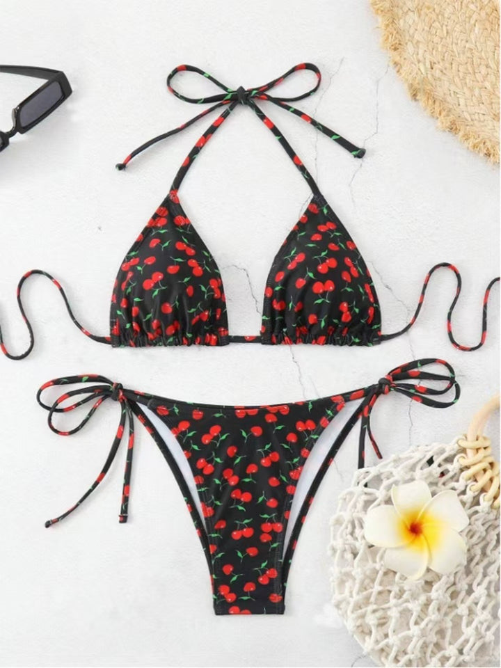 Dame Triangel-Bikini-Sæt med legende Kirsebærdesign og justerbare stropper Stilla