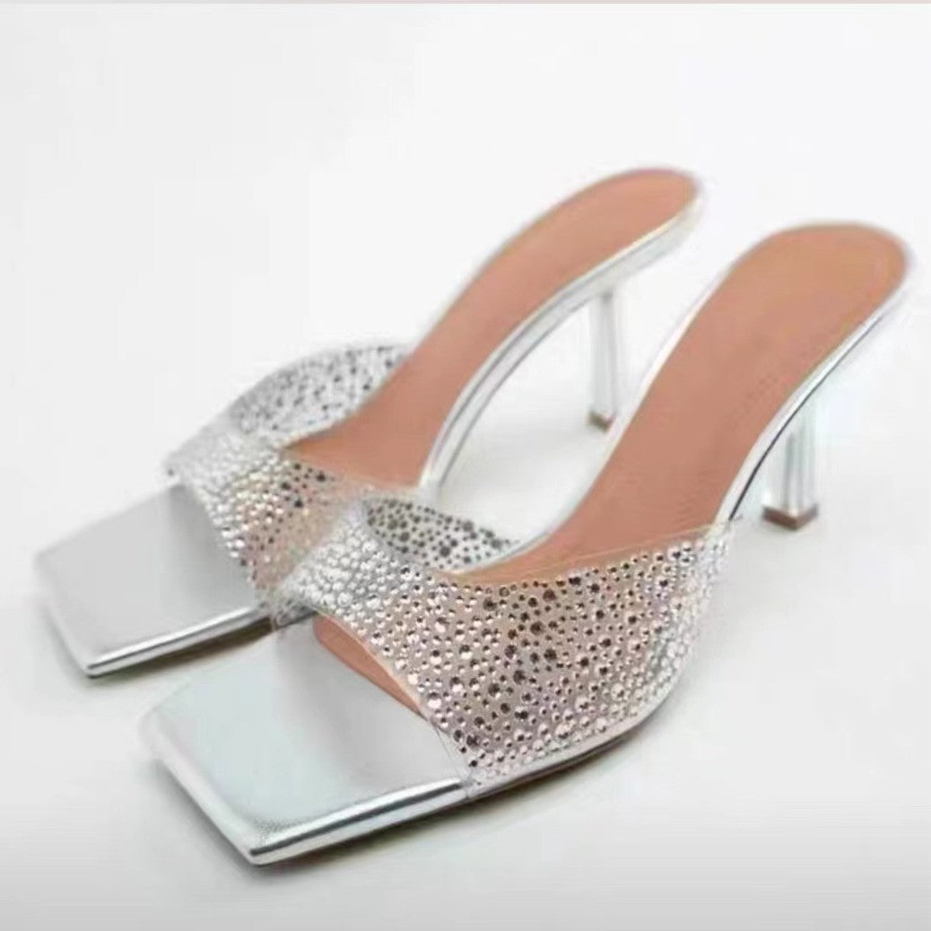 Dame Glitrende Plateau-Pumps med elegant rem og komfortabelt fodseng Stilla