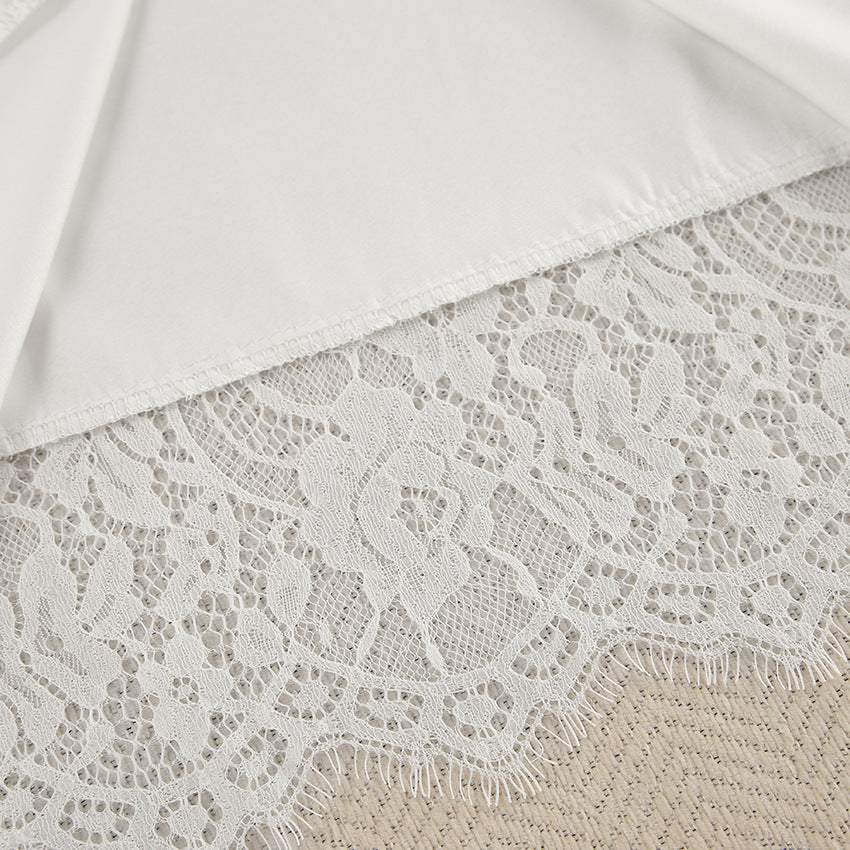 Dame Satin pyjamasæt med elegant kimono-design og blondeafslutninger Stilla