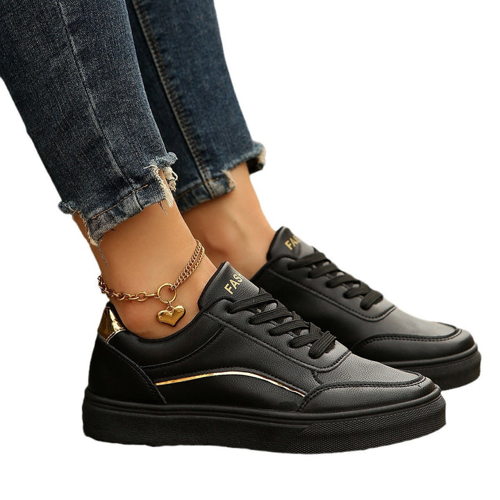 Dame Sneakers med elegante guld accenter og skridsikker sål Stilla