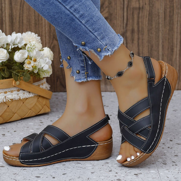 Dame Komfortable Cross-sandaler med skridsikker sål og ergonomisk fodseng Stilla