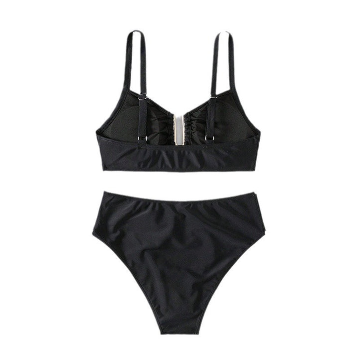 Dame bikini-sæt med elegant cut-out og moderigtig bælte Skovae