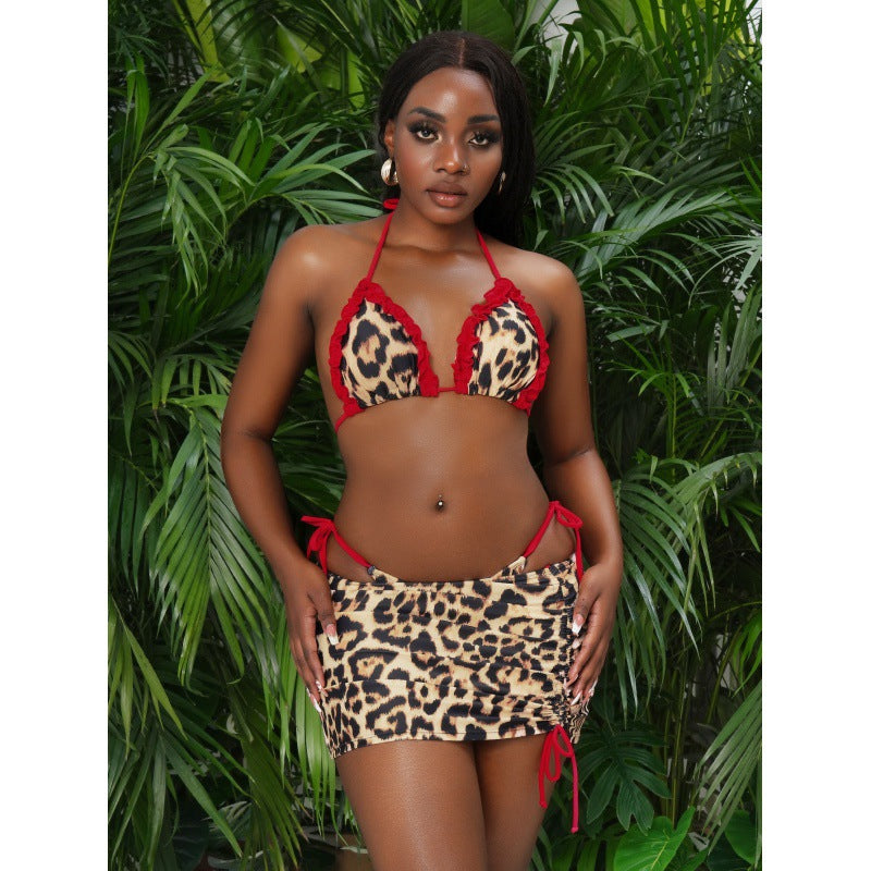 Dame triangel-bikini med fashionable ruffles og spændende dyremønster Skovae